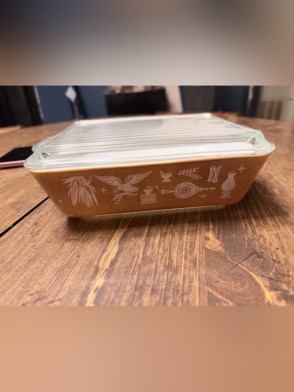 Vintage Pyrex “Early American” fridgie w/ Lid – Brown & White Colonial Motif